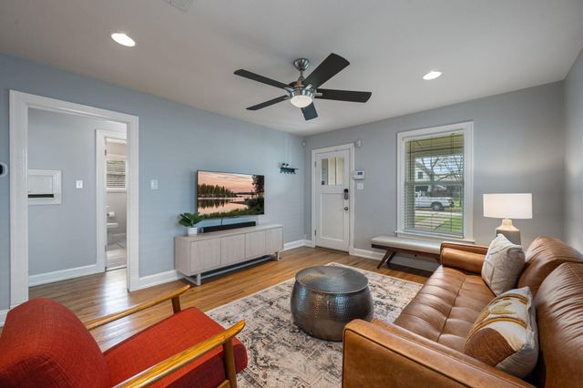 930 E 52nd ST, Austin, TX 78751