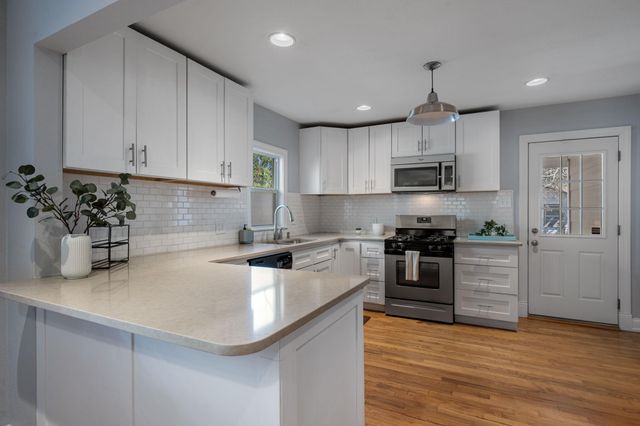 930 E 52nd ST, Austin, TX 78751