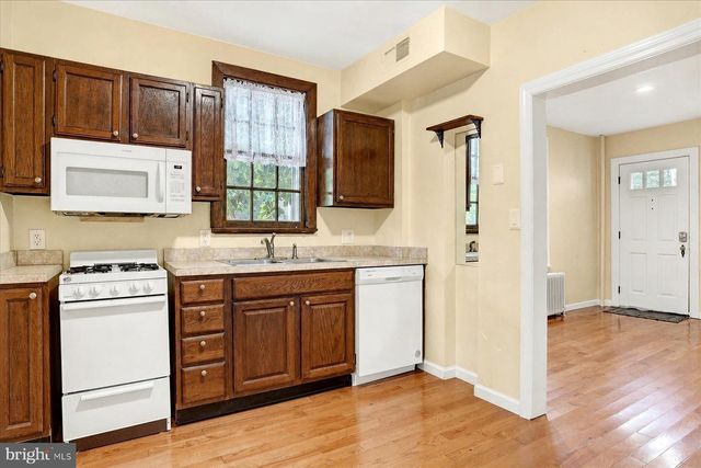 635 S FRONT ST, Harrisburg, PA 17104