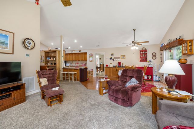 800 Bentwood Circle, Manning, SC 29102