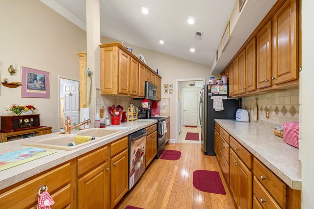 800 Bentwood Circle, Manning, SC 29102