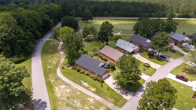 800 Bentwood Circle, Manning, SC 29102