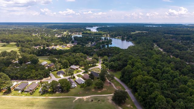 800 Bentwood Circle, Manning, SC 29102