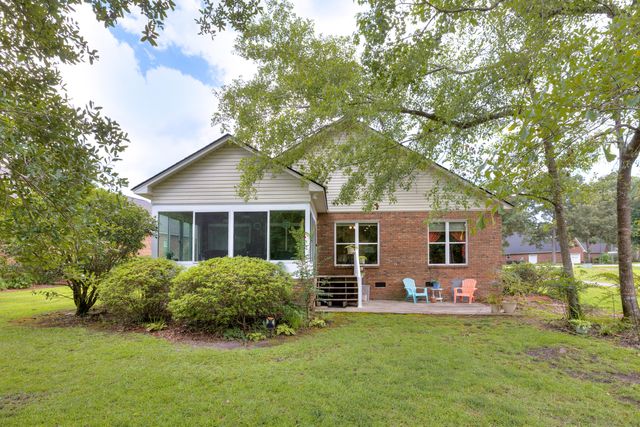 800 Bentwood Circle, Manning, SC 29102