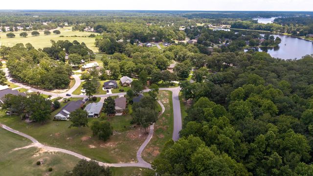 800 Bentwood Circle, Manning, SC 29102