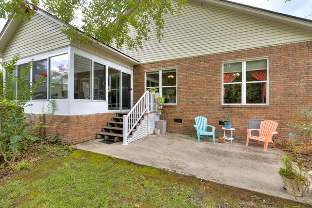 800 Bentwood Circle, Manning, SC 29102