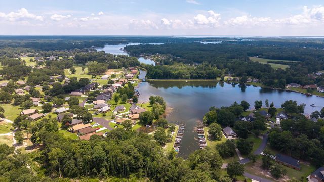 800 Bentwood Circle, Manning, SC 29102