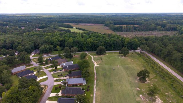 800 Bentwood Circle, Manning, SC 29102
