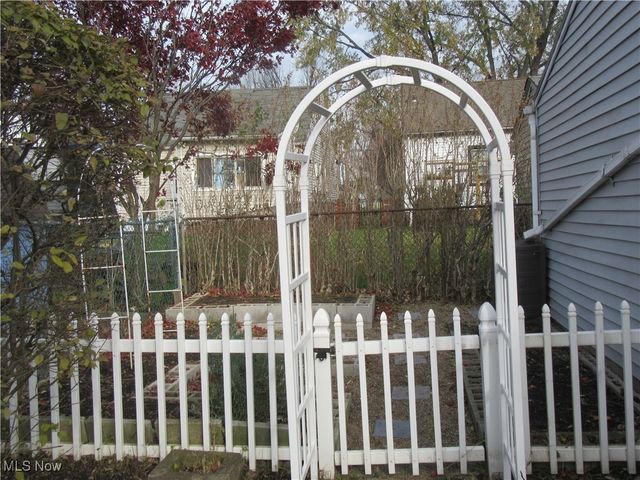 1702 Treadway Avenue, Cleveland, OH 44109