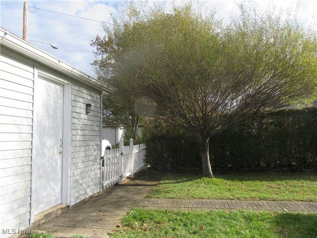 1702 Treadway Avenue, Cleveland, OH 44109