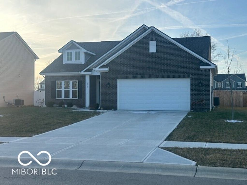 6569 W Sailboat Drive, Greenfield, IN 46140