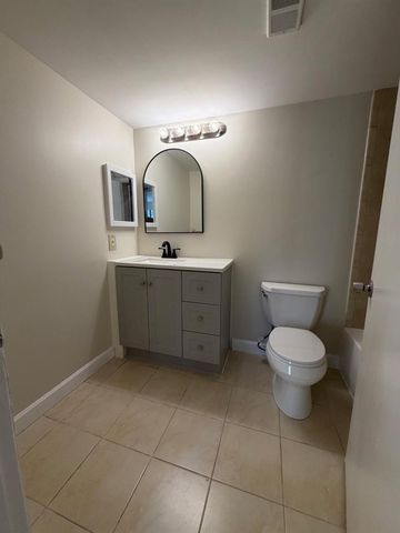 540 S Park Road 25-9, Hollywood, FL 33021