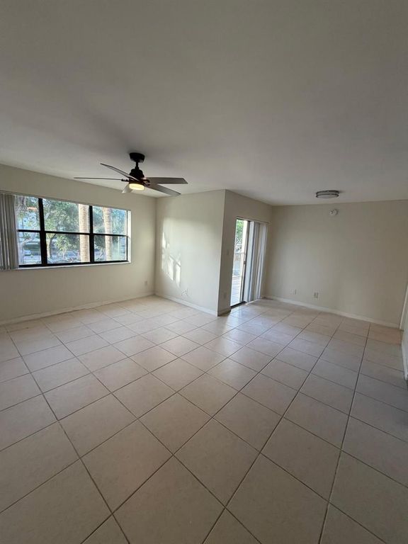 540 S Park Road 25-9, Hollywood, FL 33021
