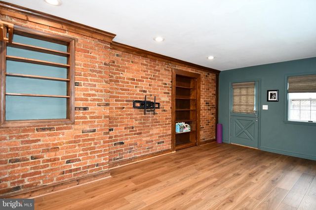 9325 LONG BRANCH PKWY, Silver Spring, MD 20901