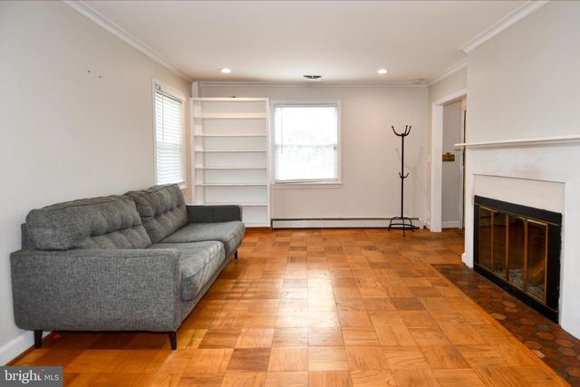 9325 LONG BRANCH PKWY, Silver Spring, MD 20901