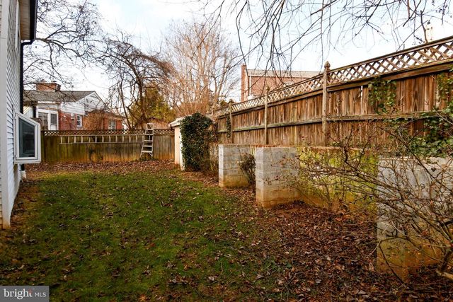 9325 LONG BRANCH PKWY, Silver Spring, MD 20901