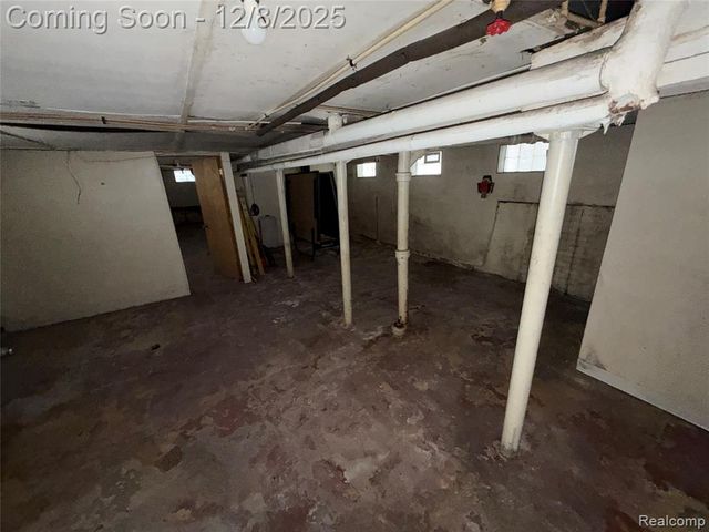 24 W James Street, River Rouge, MI 48218