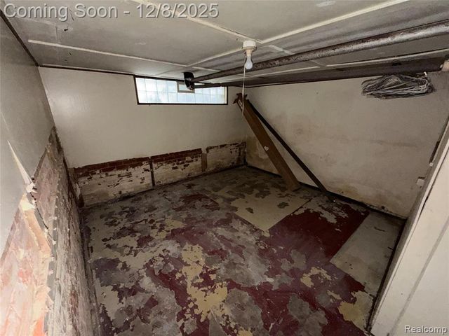 24 W James Street, River Rouge, MI 48218