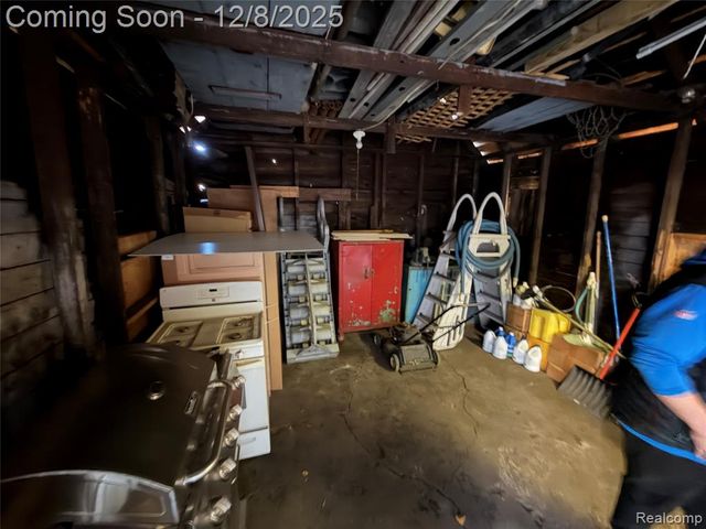 24 W James Street, River Rouge, MI 48218