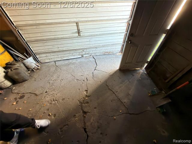 24 W James Street, River Rouge, MI 48218