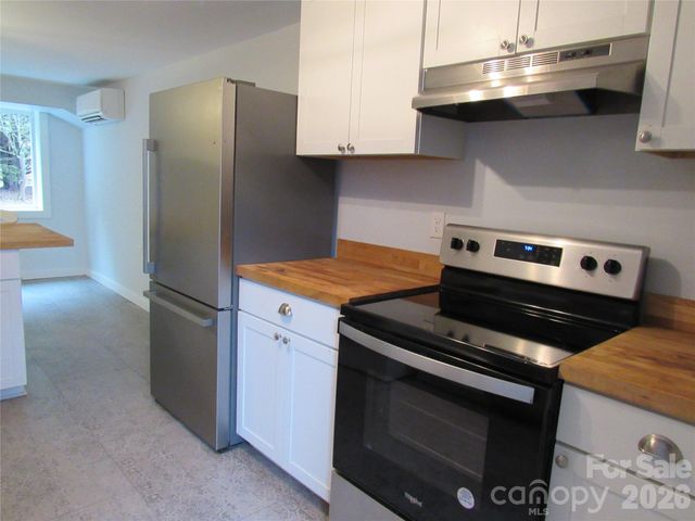 822 Azalea Avenue, Black Mountain, NC 28711