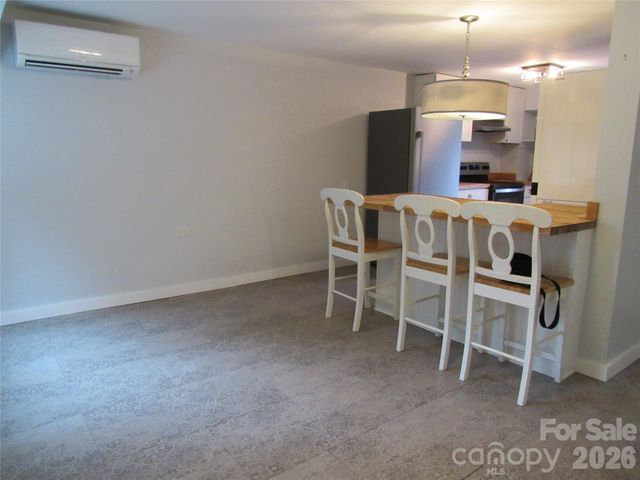 822 Azalea Avenue, Black Mountain, NC 28711