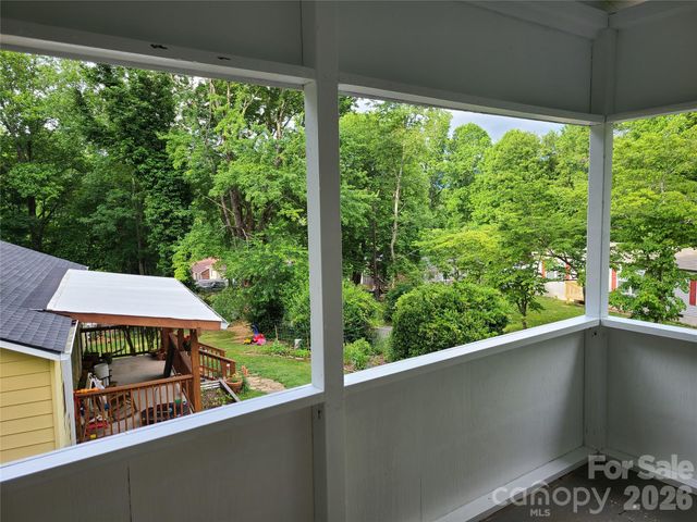 822 Azalea Avenue, Black Mountain, NC 28711