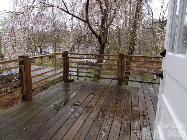 822 Azalea Avenue, Black Mountain, NC 28711