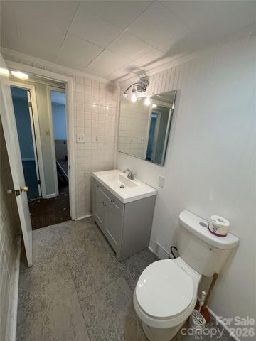 822 Azalea Avenue, Black Mountain, NC 28711