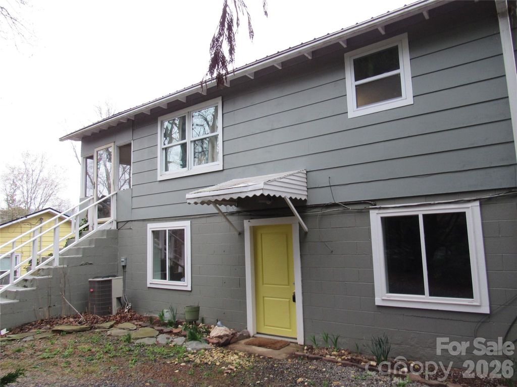 822 Azalea Avenue, Black Mountain, NC 28711