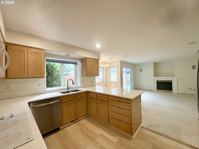 11531 SHELBY ROSE Dr, Oregon City, OR 97045