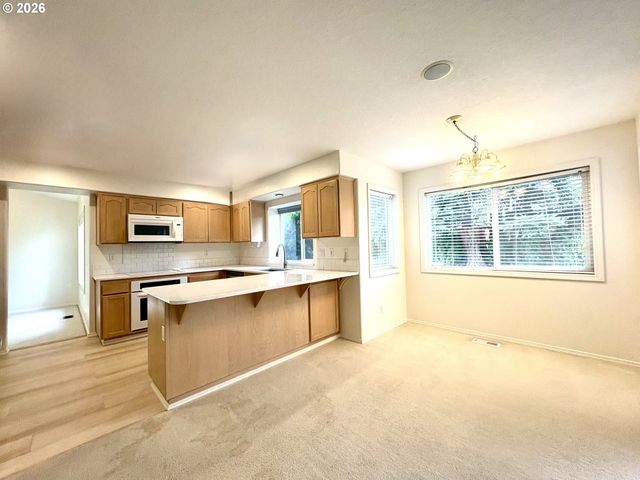 11531 SHELBY ROSE Dr, Oregon City, OR 97045
