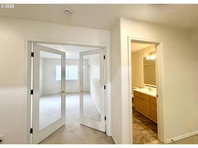 11531 SHELBY ROSE Dr, Oregon City, OR 97045