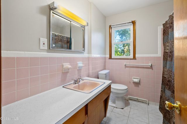 2078 Rensselaer Avenue, Rotterdam, NY 12303