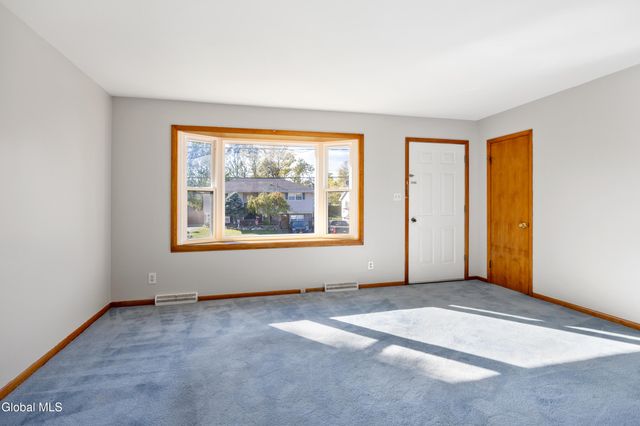 2078 Rensselaer Avenue, Rotterdam, NY 12303