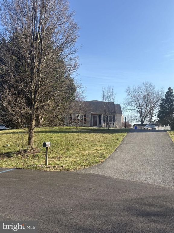Image 3 of property listing at 148 WICOMICO CT, New Market, MD 21774