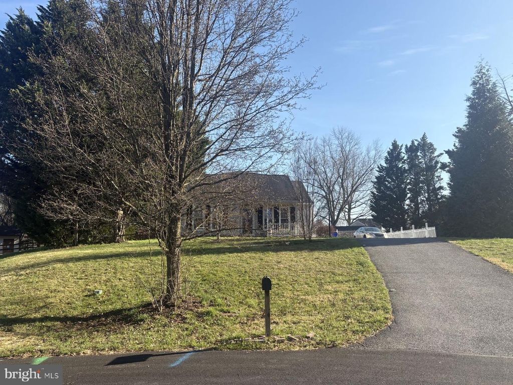 Image 4 of property listing at 148 WICOMICO CT, New Market, MD 21774