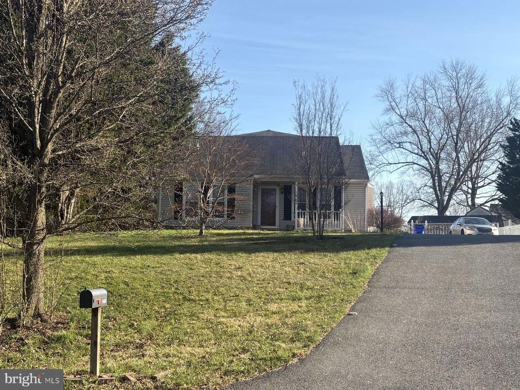 Image 6 of property listing at 148 WICOMICO CT, New Market, MD 21774