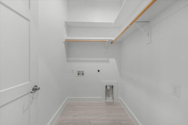 2561 Burton Avenue, Fort Worth, TX 76105