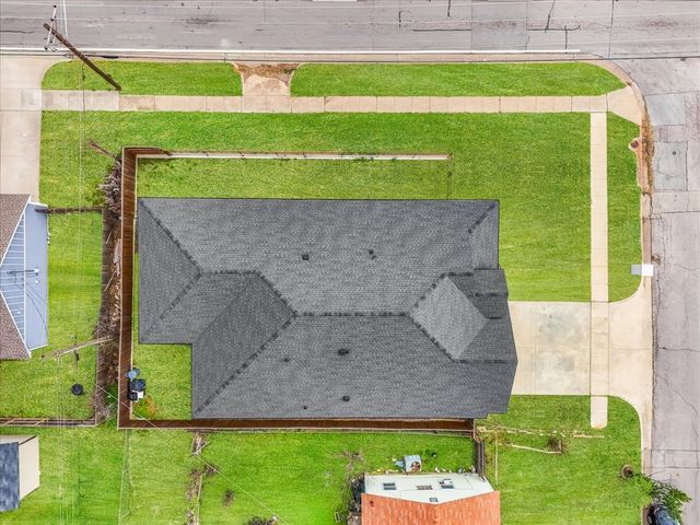 2561 Burton Avenue, Fort Worth, TX 76105