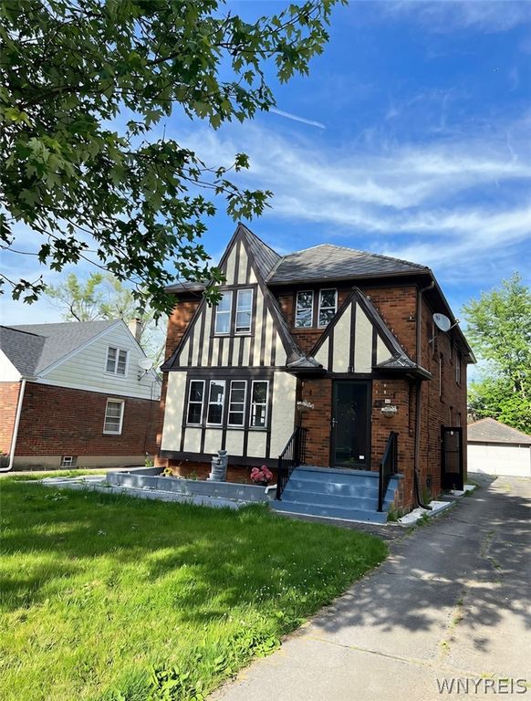 81 Concord Drive, Cheektowaga, NY 14215