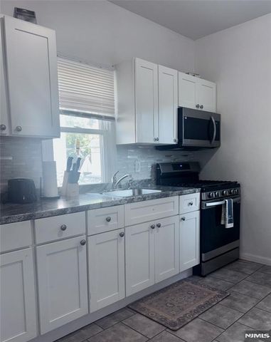 35 Bamford Place, Irvington, NJ 07111