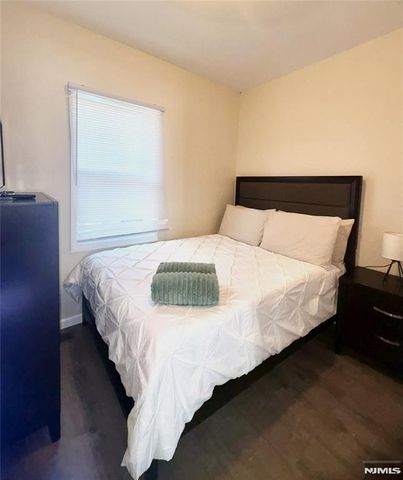 35 Bamford Place, Irvington, NJ 07111