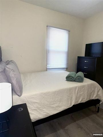 35 Bamford Place, Irvington, NJ 07111