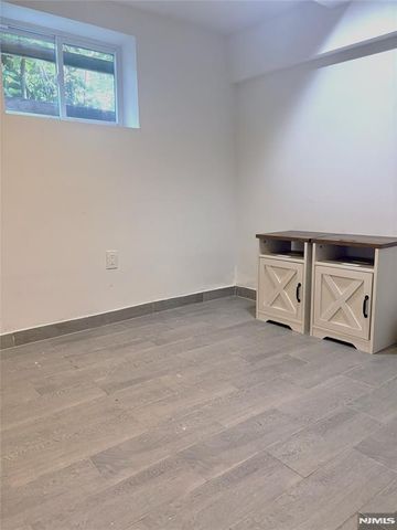 35 Bamford Place, Irvington, NJ 07111