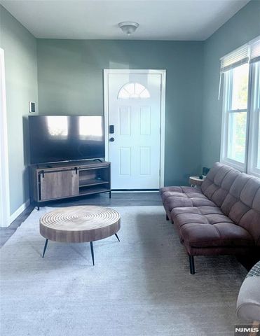 35 Bamford Place, Irvington, NJ 07111