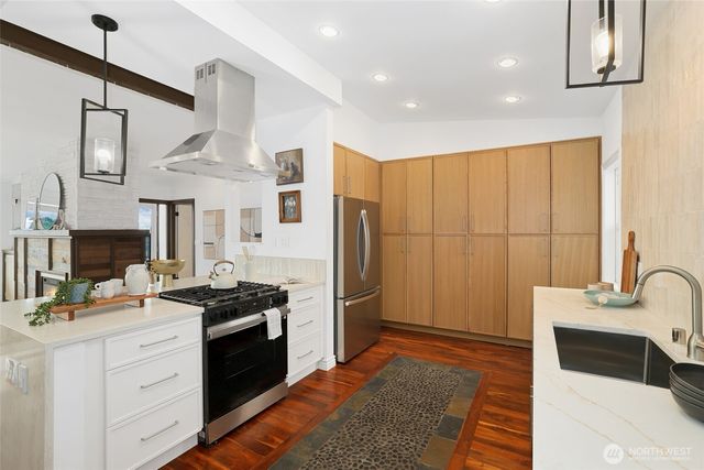 1307 N Cascade Avenue, Tacoma, WA 98406