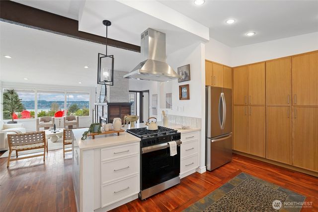 1307 N Cascade Avenue, Tacoma, WA 98406