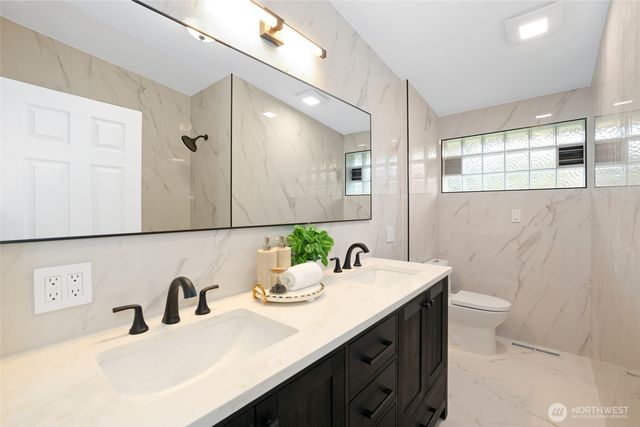 1307 N Cascade Avenue, Tacoma, WA 98406