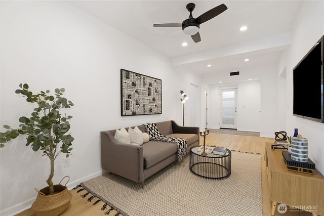 1307 N Cascade Avenue, Tacoma, WA 98406